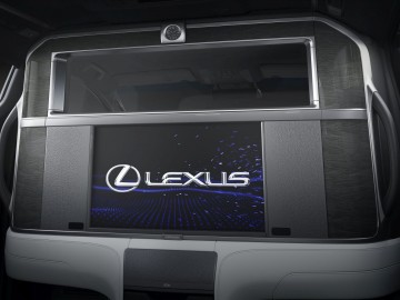 Pierwszy minivan Lexusa